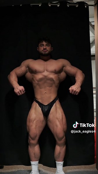 234lbs / 106kg 🫡 #bodybuilding #ifbbpro #21yearsold #classicphysique #posing