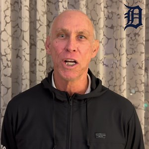 From one Hall of Famer to another. Alan Trammell congratulates his longtime friend. 🤝 | Detroit Tigers