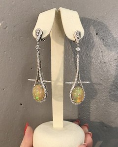 Incredibly badass opal earrings by Dallas Prince Designs. Do you love these, too? | Diamonds in the Library