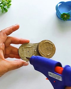 Miniature colorful crocs? Yes please!😍 | MetDaan Fashion