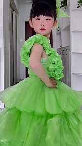 Little girl models dresses made out of plastic bags🥰 | Lilyon