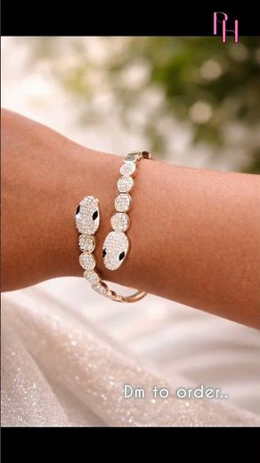 Stainless steel anti turnished handpicked snake bracelet, rose gold 18ct plating bracelet. 💎💍💕