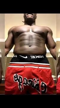 Amazing Physique Black Muscle Guy | Posing & Flexing | LOUIE SMALLS