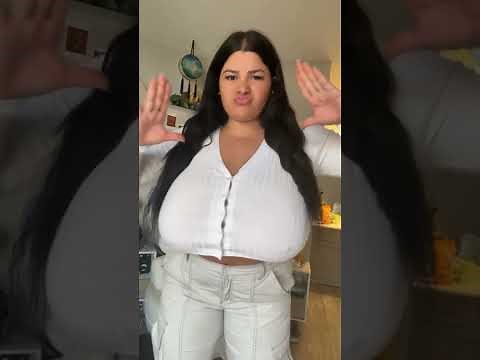 Stunning PLUS SIZE Model TRENITY Shows How She Gained MASSIVE Following! 😲