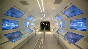 L’Inserm vous donne rendez-vous au Futuroscope pour un voyage fantastique à l’intérieur du corps humain ! Une femme vient d’être contaminée par le virus Hypnos D 44, porteur de la maladie du sommeil. Dans le sillage d’un drone miniaturisé, ciblez le virus et endiguez l’épidémie. Une aventure immersive et ludique qui utilise les images et les recherches de l’Inserm pour comprendre le fonctionnement de l’organisme humain. Cette attraction associe de manière synchronisée une projection numérique co