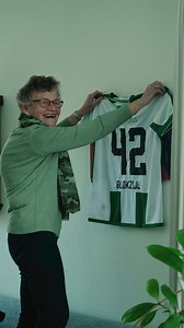 Thijmen heeft een verrassing voor zijn grootste supporters... 💚 #trotsvanhetnoorden | FC Groningen