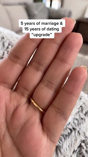 Wait for it... #engagementring #weddingringchallenge #weddingring #diamond #fyp #highschoolsweethearts