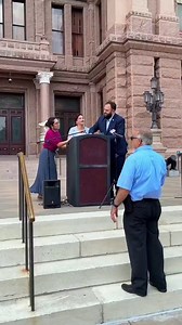 La política estadounidense Valentina Gómez irrumpió en una protesta musulmana en Texas, tomó el micrófono y gritó:“El Islam es la religión del sexo opuesto, el incesto y la pedofilia …Nunca permitiré que la ley Sharia se apodere de Texas.Este es un país cristiano”.