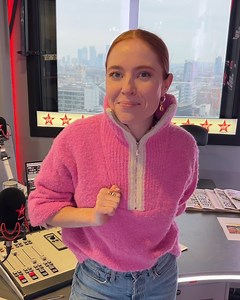 Angela Scanlon's here with a show packed full of Knights of the Realm ⚔️ From David Jason to David Suchet, Angela revisits some of the 'Sirs' that have graced the Graham Norton Radio Show with Waitrose over the years 📻 There's also the 'Mother' of all competitions for Mother's Day, and Show Chef Martha's rustling up something sweet to celebrate ❤️ Listen at virginradio.co.uk #AngelaScanlon #MothersDay #GrahamNortonRadioShow #VirginRadioUK | Virgin Radio UK