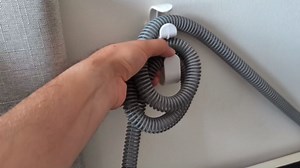 CPAP Hose Hanger with Anti-Unhook Feature – Secure Tubing Holder for CPAP Mask – Universal Fit, Compact & Durable Design, Easy Installation for Better Sleep