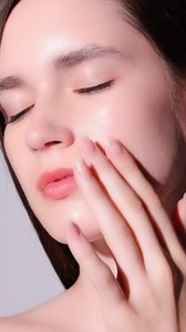 Get rid of dark spots with Rexaline Crystal Bright Serum! 💎 No more dark spots and uneven tone with this brightening hero. ❣️ Its fast-absorbing formula dives deep into your skin, working hard to correct pigmentation and prevent future spots before they even start. Powered by a smart niacinamide complex, it helps regulate melanin production while giving your skin that radiant, glassy glow. 🌟 Available now at your nearest Sa Sa stores, Online or Mobile App!🏃‍♂️ 🛒 Shop SaSa: https://shop.sasa.