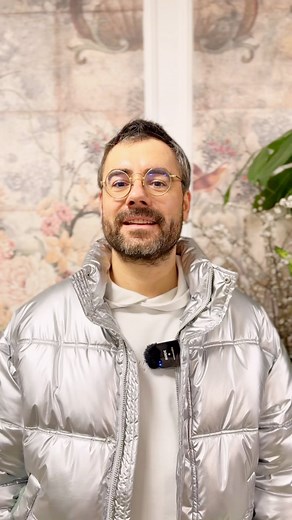 8.2K views · 132 reactions | Este chiar greu sa ne hotaram care este floarea noastra preferata cand avem zilnic langa noi toate minunatiile. ❤️ Asa ca l-am intrebat pe @dhanielnora ce flori prefera el.  Se pare ca nici lui nu ii este usor  #flowers #bujor #ranunculus #dhalia #lisianthus #heliconia #strelitzia | Purple Flowers | Facebook