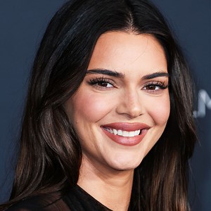 Fans React To Early Kendall Jenner Photos After Rumored Plastic Surgery: ‘She Did More To Her Face Than Kylie’