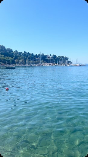 Costiera triestina, mare magnifico Trieste Coast, magnificent sea! #Grignano #grignanomare #beach #trieste #miramare #triestesocial #triesteprima #mare #sea #italy #spiaggia #estate #italy #beautifuldestinations #beautifulday #bluesky #picoftheday #fiorapalazzini | Fiora Palazzini