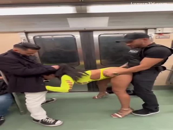Luna bella en el metro