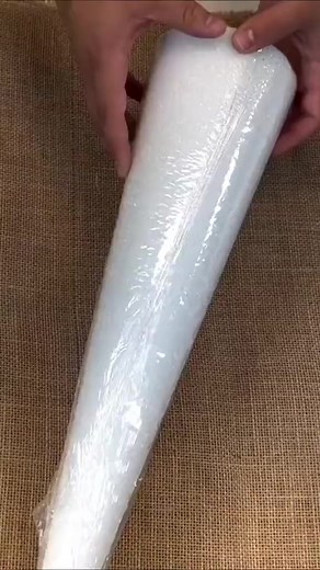 The CUTEST summer wreath ideas! 😍🍦🍉 #DIY #HowTo #Wreath #SummerDIY #Crafts | Sarah Nicole