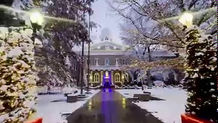 🎶 Dreaming of a white Christmas 🎶 Former FOX5 photojournalist Gai Phanalasy captured this stunning video of the Nevada State Capitol Building decorated for #Christmas with some fresh snow on the ground earlier this week. 🎄✨ | FOX5 Las Vegas