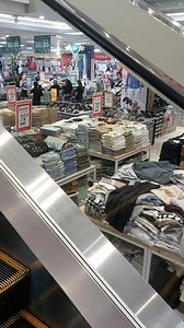 75K views · 1.1K reactions | Guyss, bantuu infonya dong dimana ada di jual baju couple di makassar ? | T U T I | Facebook