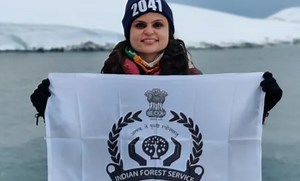 IFS Officer Deep J Contractor Becomes The First Female Forest Officer To Reach Antarctica, Says “Nothing Is Impossible.” She Is Such An Inspiration!