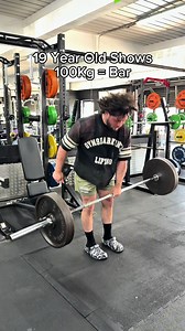 19 Year Old Lifts 100kg Bar – Gym Tok Highlight