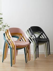 [Hot Item] Modern Stackable Wedding Dining Chairs with Curved Design