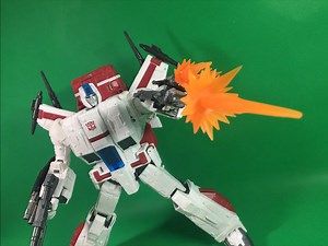War For Cybertron: Siege Commander Class Jetfire In-Hand Images