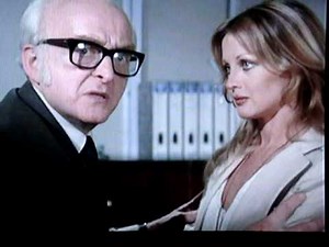 Nice Anouska Hempel 9 / 11 " The Girl "
