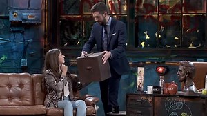 David Broncano le hace la pregunta del sexo a la actriz Carmen Arrufat, menor de edad