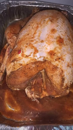 🐓🐓 #explorepage✨ #givethanks #friendsgiving #thanksgiving #tampa #explorepage✨ #followforfollows #food #seasoning #foodgasm #turk #ham #honeybakeham #delicious | Youngscoop