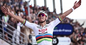 Cyclisme, Paris - Roubaix 2024 : Mathieu van der Poel s’impose pour la deuxième fois sur l’Enfer du Nord
