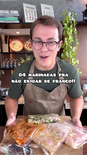 Praticidade costuma ter grande relevância para quem planeja a rotina alimentar da semana ou do mês, tanto para famílias quanto para quem mora sozinho. Por isso, uma marinada pode ser estratégica para conferir sabor, adicionar nutrientes e ainda evitar a produção de acrilamida no alimento, e tornar a rotina mais prática. Repostado de @ruimorschel 04 MARINADAS PARA SEU FRANGO NUNCA MAIS FICAR SEM GRAÇA!!! INGREDIENTES (cada receita rende 02 porções com aprox. 400g de frango cada): (Lemon pepper) R