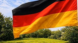 Deutschland Flagge XXL - EXTRA Groß - WM 2026 Fahne - Fanartikel - straparzierfähiges Polyester & Metallösen - Weltmeisterschaft (Deutschland 450x190 cm)