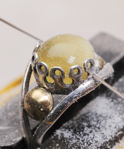 Turning Old Junk into Beautiful Jewelry: Crafting a Ring from Recycled Treasures | 5-Minute Crafts Teens