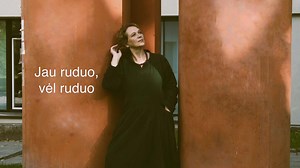 2.4K views · 66 reactions | Daina „Jau ruduo ,vėl ruduo“. Vokalas - Dalia Vaicenavičienė Gitara - Andrius Vaicenavičius, dūdelė ,akardeonas - Julius Vaicenavičius Muzika ir žodžiai - Dalia Vaicenavičienė. Nuotraukos - Edita Meškonienė | Alio, Raseiniai | Facebook