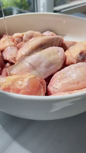 ✨You can find the full printable recipe with tips and directions on my website which is linked in my bio. Search for “ Hot Honey Barbecue Wings ” in the search tab on my blog and it will pop right up 🌐www.themodernnonna.com | The Modern Nonna