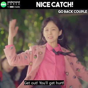 #JangKiYoung saved #JangNara with a romantic(?) hug..!! | ZAPZEE