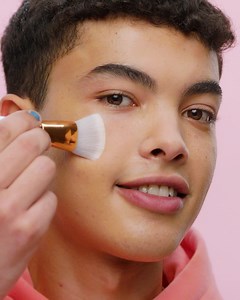 Our ALL ABOUT MATT FIXING POWDER is ALL ABOUT giving you that smooth finish to keep you looking sharp all day 💯 | essence cosmetics