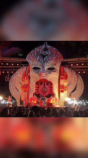 #moonflowermayhem creative video is finally uploaded on YouTube!!! Video link in comments. The mission statement of this piece is about collaboration and overcoming ego. When I first saw Miche Moonflower perform rope dart a few years ago, I felt jealous and insecure. I felt like I saw so much of myself in her and it led me to question myself as an artist. Since then I have had the privilege of working with Miche on a variety of projects and have come to see her as an incredible friend and leader