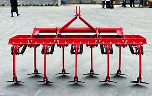 [Hot Item] Deep Ripper Chisel Plough for Tractors Robust Soil Loosening Machine