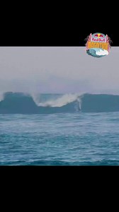 Outer Reef submission for #RedBullMagnitude women’s contest 🏄🏼‍♀️ January 21, 2024 on the North Shore of O'ahu. Red Bull Surfing 📽️ @thejackpier | Shannon Reporting