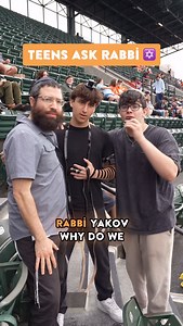 Do YOU wear tefillin? #cteen #jewish #proud Jew #chabad #israel #kosher #amyisraelchai #jewishculture #israelinstagram #israeloftheday | CTeen