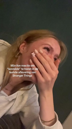 Nikki's Live Reaction to 'Landslide' in Stranger Things