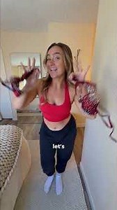 size 10 girl tries on her old size 0 bodybuilding bikini 😅👙
