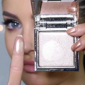 288K views · 399 shares | My first time trying the impressive Powder Highlight in shade 'Topaz' by @jouercosmetics Is back in stock! The other highlight shades are back too! Use my code 'chloe' for 15% off jouercosmetics.com  Be quick because they always sell out fast! #jouer #jouerhighlighter #jouertopaz #jouercosmetics #instavideo #glamtutorial | Chloe Morello | Facebook