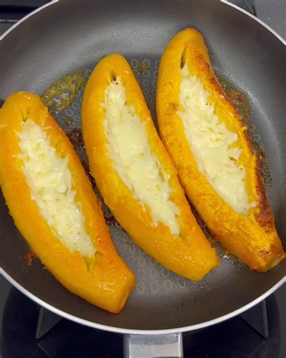 106K views · 3.1K reactions | Con esta receta dejé con la boca abierta a toda mi familia porque es súper delicioso, además es fácil de preparar y solo necesitas 3 ingredientes. | Recetas de Adela | Facebook