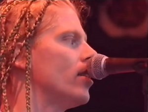 The Offspring ▪︎ Self Esteem ▪︎ Glastonbury 1995 The Grunge Diaries #theoffspring #alternativerock #hardrockmusic #seattlegrungemusic #grunge #seattlemusic #punkmusic #alternativerockmusic #genxmusic #90smusic | The Grunge Diaries