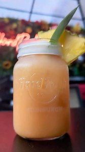 🍹 ¡Happy Hour 2x1 en cócteles hasta las 8pm! No te lo pierdas. Te esperamos. Reservas al 809-686-7771. #HappyHour #Cócteles #2x1 | Hard Rock Cafe Santo Domingo