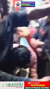 CHALTI TRAIN ME EK SHAQS NE JAWAN LADKE KO "KISS" KΙΑ | Syed_NAZEER