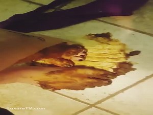 PottyQueen – Poo accident I clean with my feet