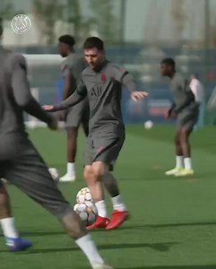 Training ⚽️⚽️ #psg | Wendy